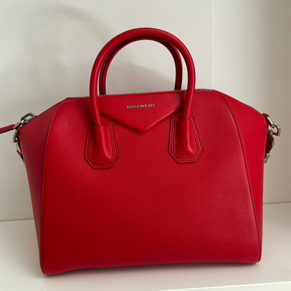 The Givenchy Antigona handbag